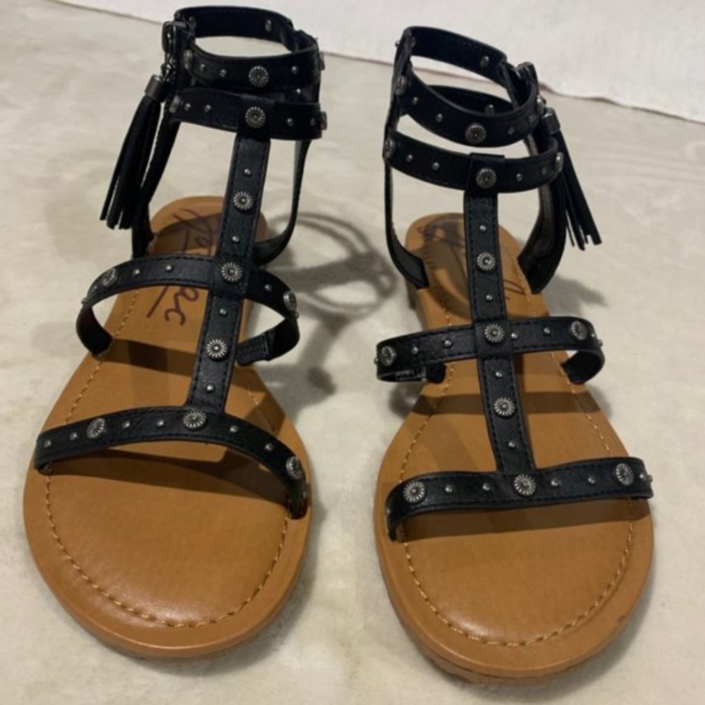Zodiac Womens Yvon Studded Gladiator Sandal 8.5 M